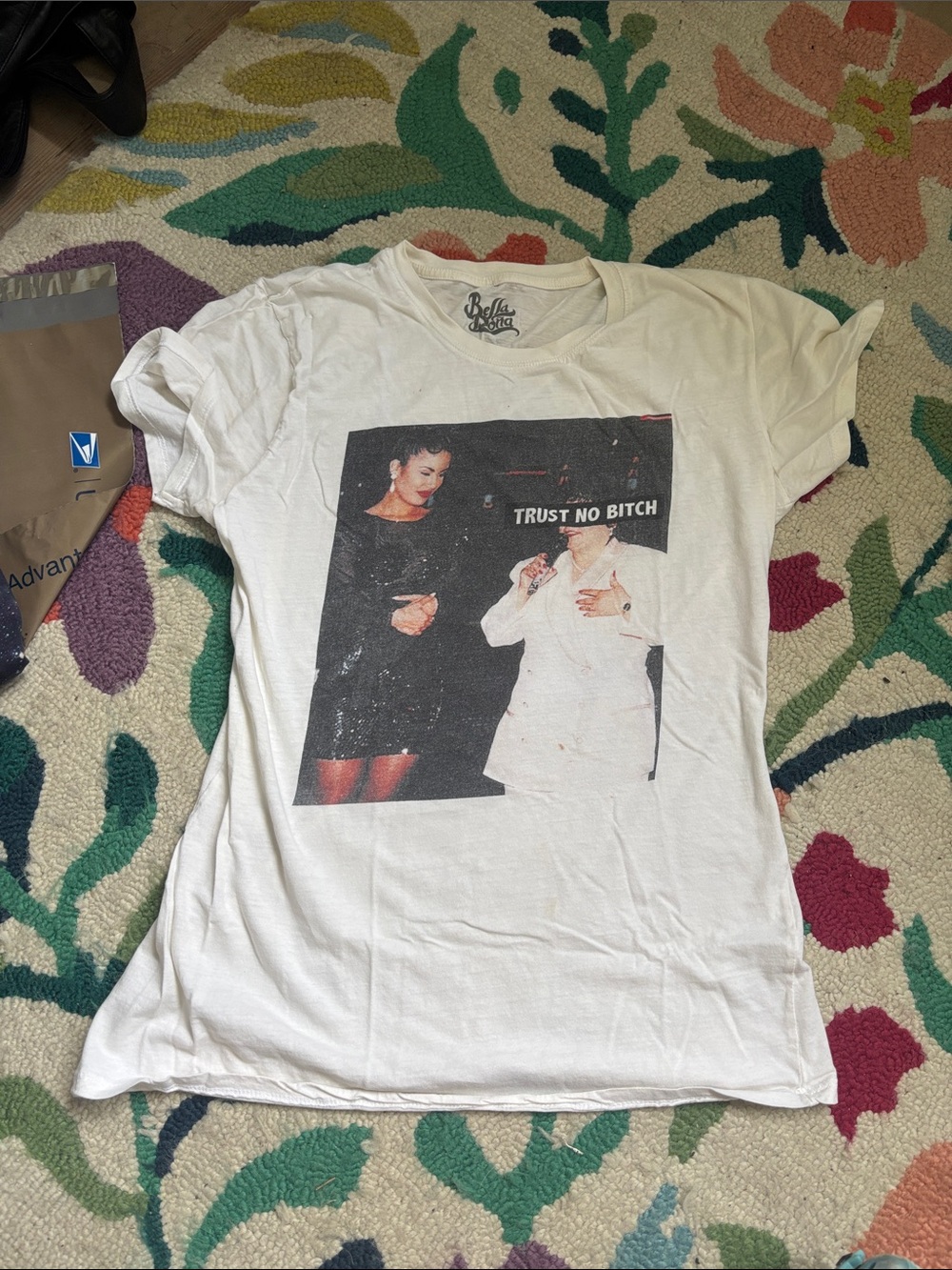 Selena Quintanilla “Trust No B” white graphic tshirt in size M/L
